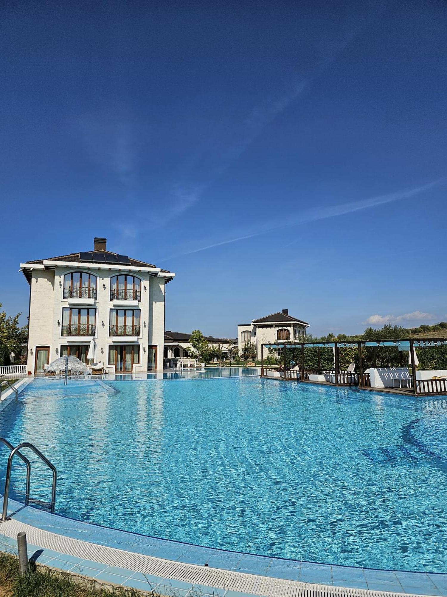 Vinea Resort Дуррес Экстерьер фото