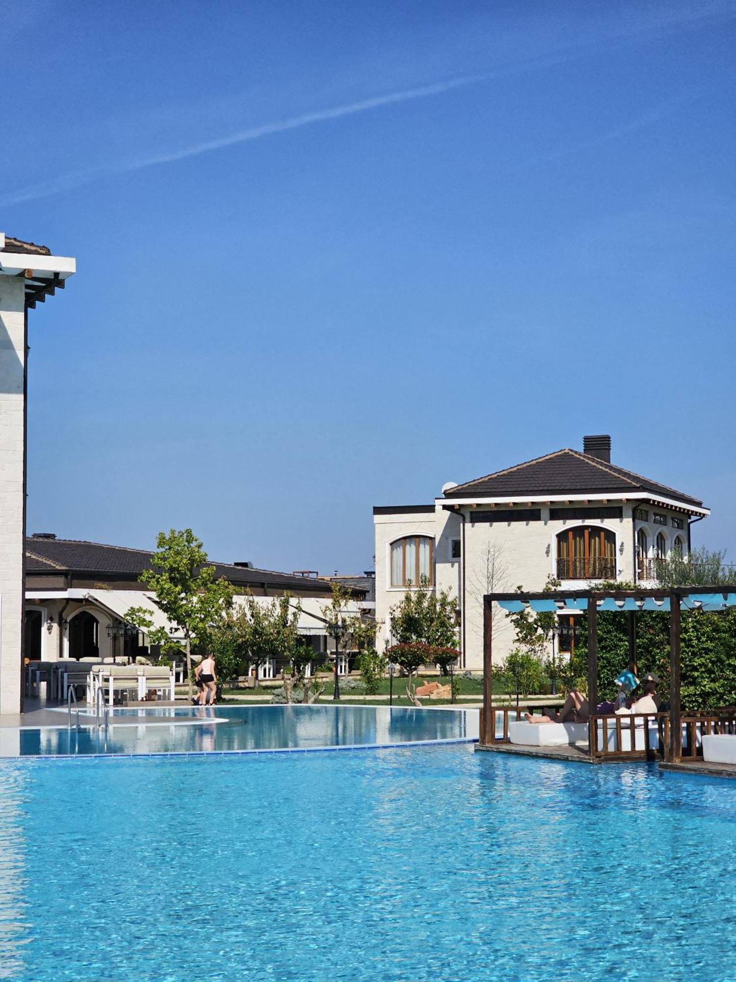 Vinea Resort Дуррес Экстерьер фото
